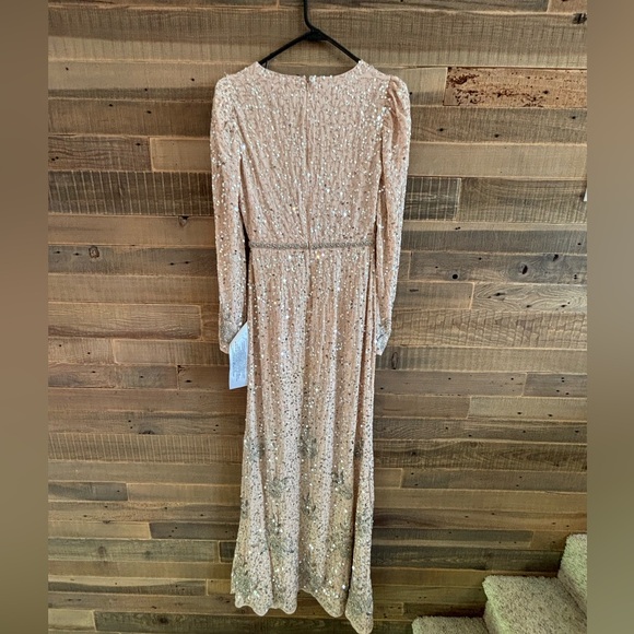 10769 Mac Duggal Nude Silver Sequin Gown Dress Beaded Flowers On Bottom Size 2 - Picture 10 of 11